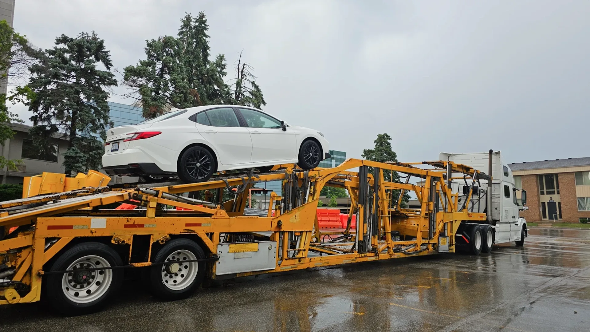 Open trailer transport