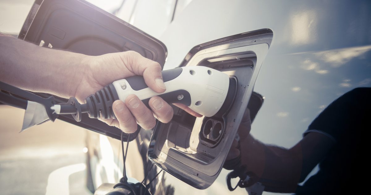 How Much Does It Cost to Charge an Electric Car?