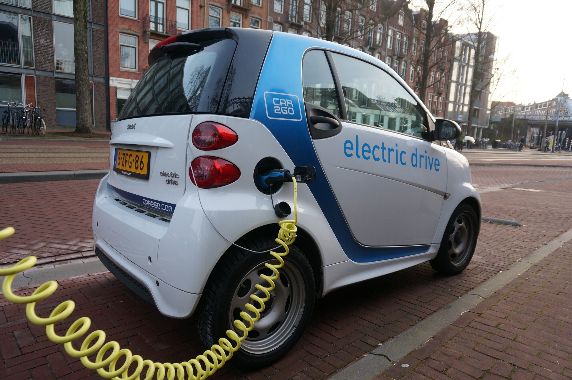 How Do Electric Cars Work? image